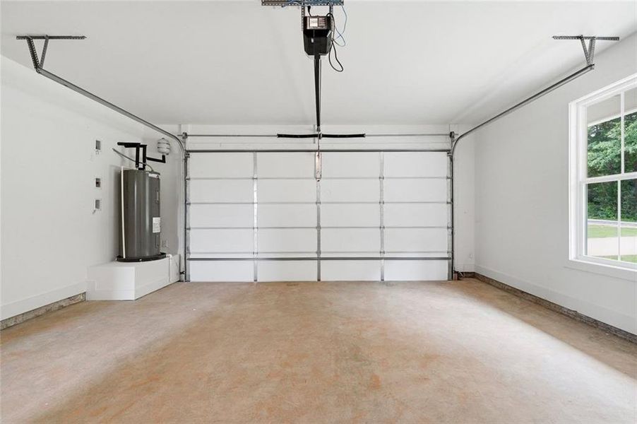 Spacious, unfurnished interior of a new home in , Mansfield (Image 39).