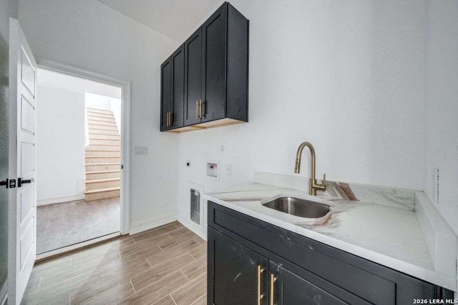 Furnished interior view inside a new home in , Floresville (Image 7).