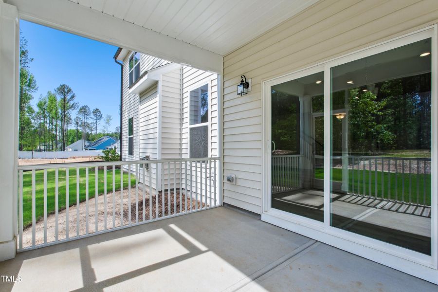 Fontana - BTS 45 - exterior-screened por Fontana - BTS 45 - exterior-screened por