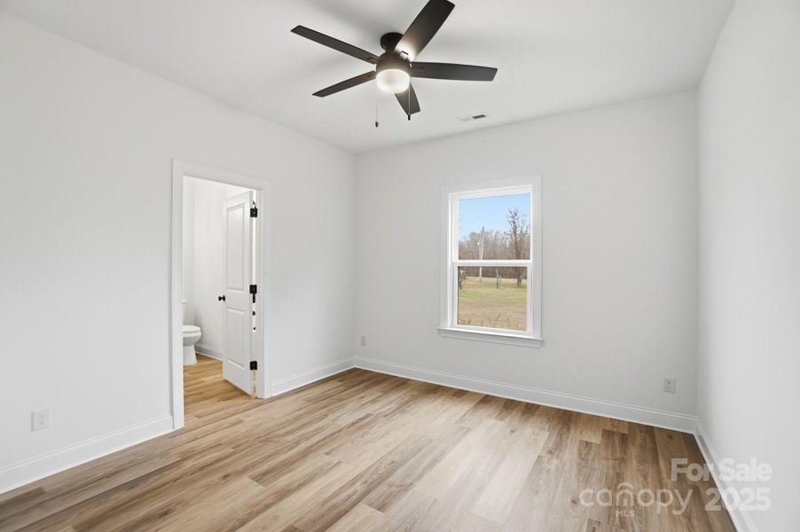 Spacious, unfurnished interior of a new home in , Kings Mountain (Image 26).