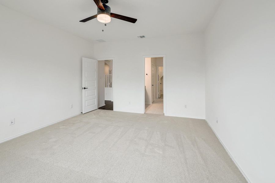 Spacious, unfurnished interior of a new home in River Bluff, Leander (Image 23). Spacious, unfurnished interior of a new home in River Bluff, Leander (Image 23).