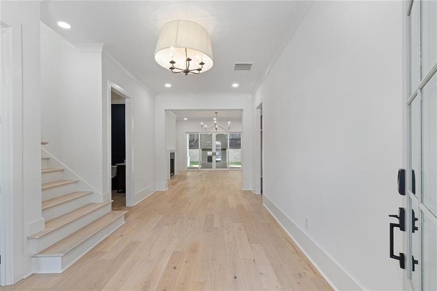 Spacious, unfurnished interior of a new home in , Brookhaven (Image 22).
