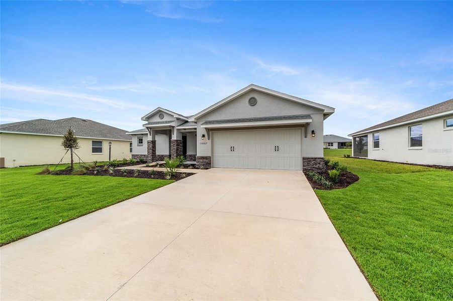Exterior details and patio area of a home in , Ocala (Image 21).