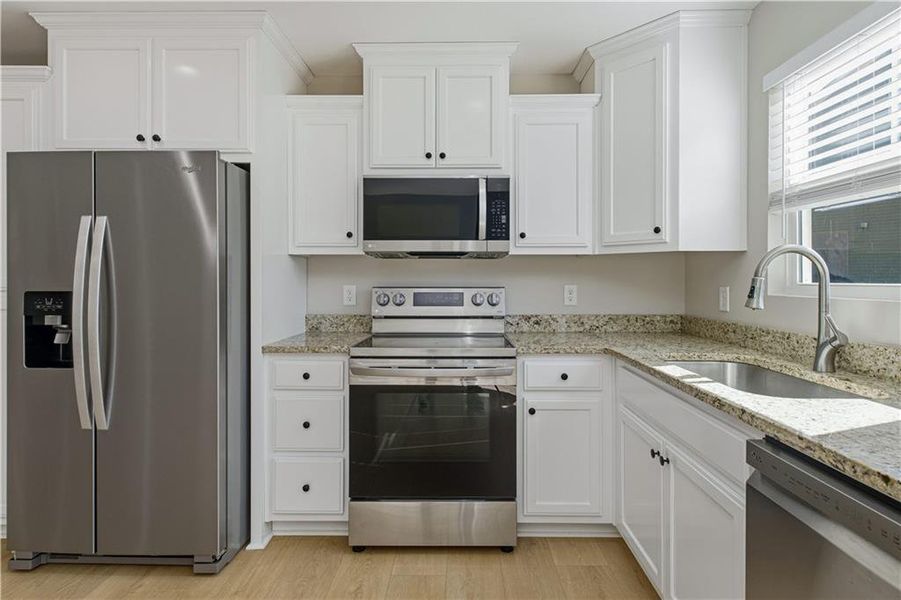 Furnished interior view inside a new home in , Dahlonega (Image 8).