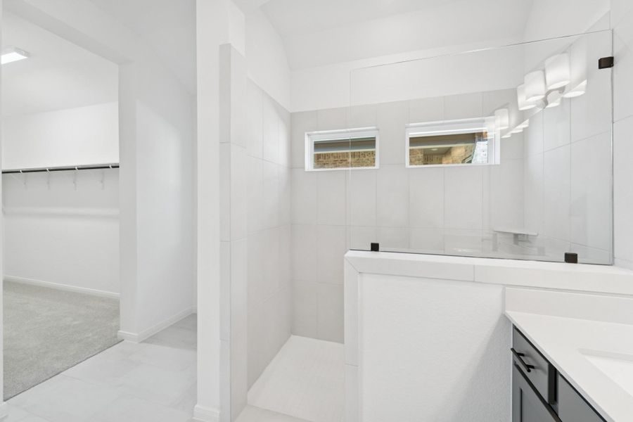 Furnished interior view inside a new home in The Grand Prairie 40’, Hockley (Image 5).