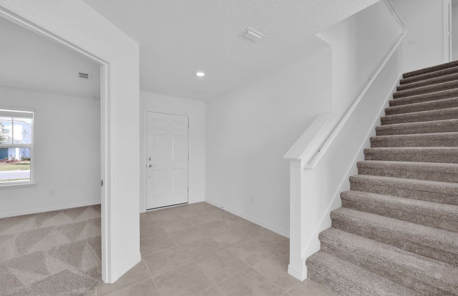 Spacious, unfurnished interior of a new home in Wells Landing, Jacksonville (Image 12).