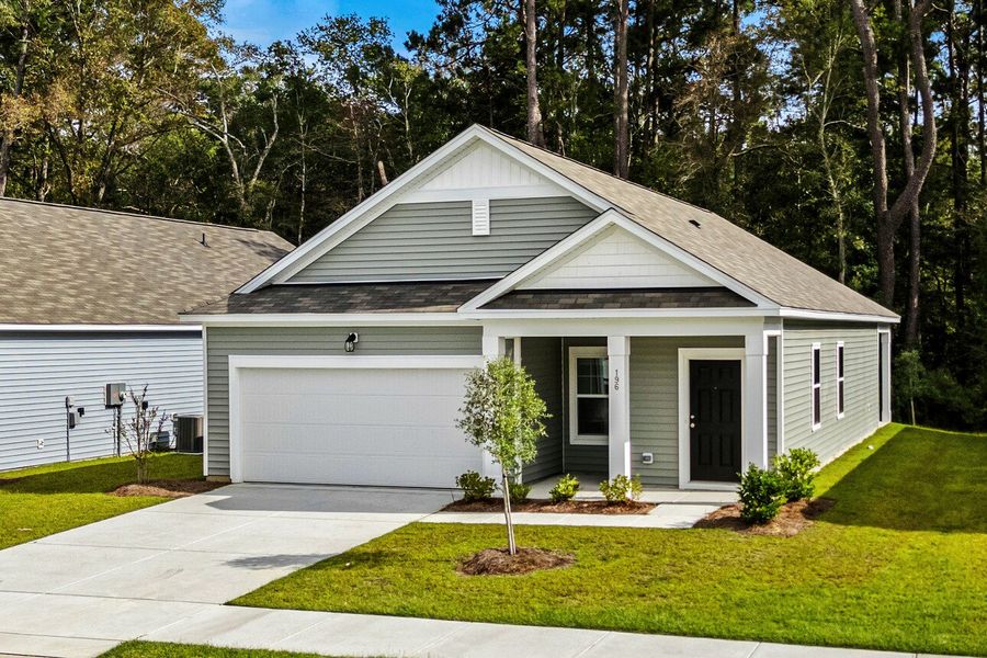 Front exterior of a home in the Spring Grove community, located in Aynor, SC (Image 15).