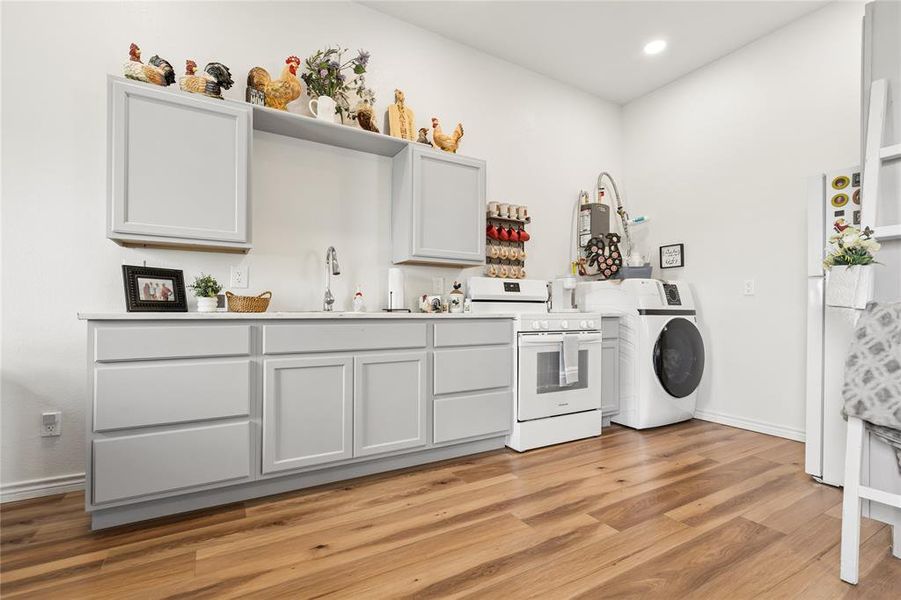 Furnished interior view inside a new home in , Tolar (Image 16).