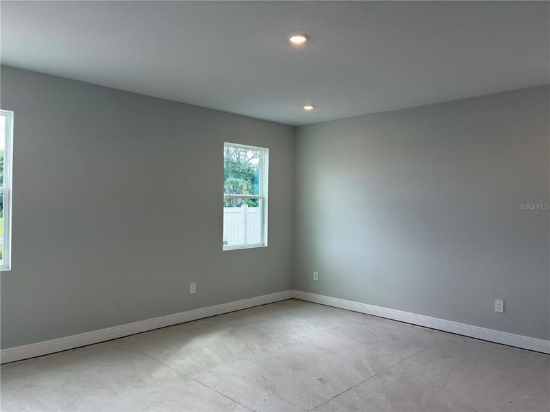Spacious, unfurnished interior of a new home in Oakfield Trails, Parrish (Image 6).
