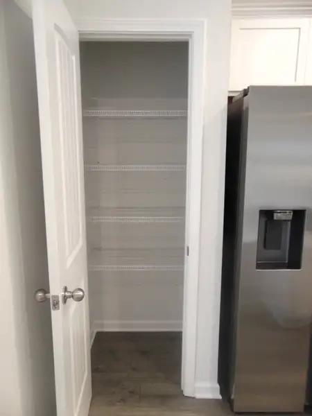 he kitchen is spacious and modern, it comes with steel appliances, and crown cabinetry for a unique look he kitchen is spacious and modern, it comes with steel appliances, and crown cabinetry for a unique look