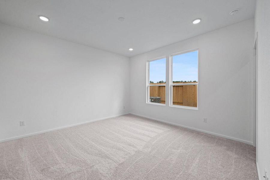 Spacious, unfurnished interior of a new home in Montgomery Bend, Montgomery (Image 11).