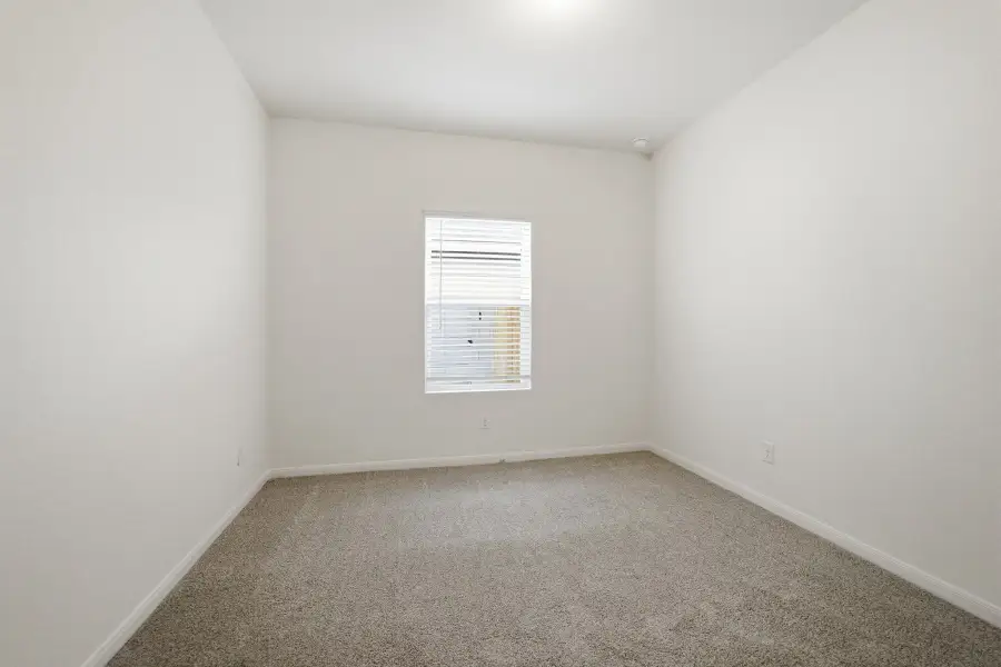 Spacious, unfurnished interior of a new home in Notting Hill, Converse (Image 27).