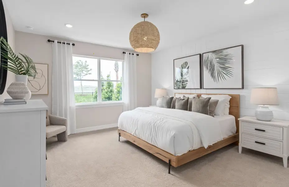 Representative furnished interior of a home built from the Coral Grand by Pulte Homes in Hilliard Isle, Kissimmee (Image 9).