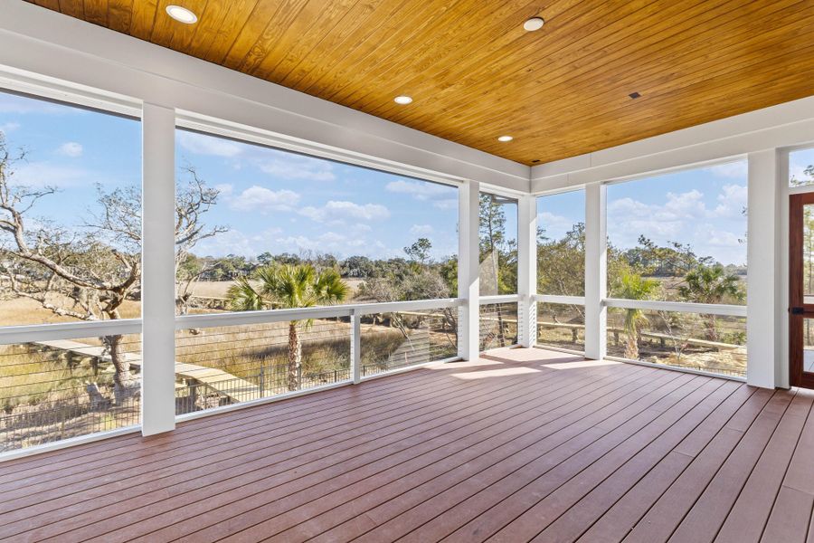 Exterior details and patio area of a home in , Charleston (Image 4).
