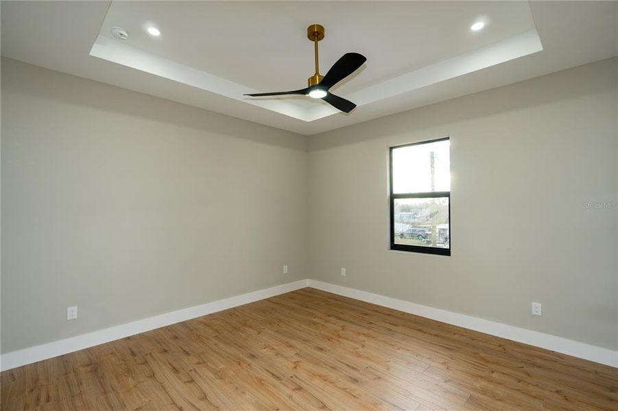Spacious, unfurnished interior of a new home in , Tampa (Image 25).
