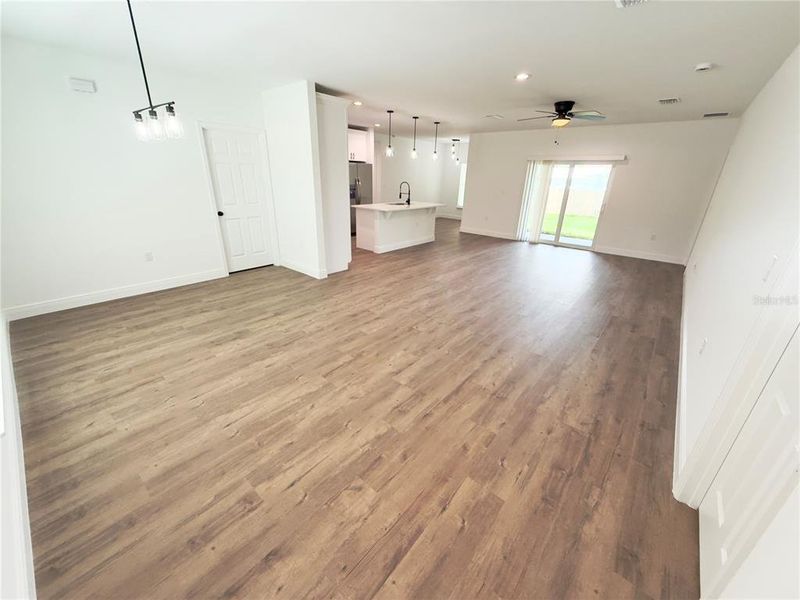 Spacious, unfurnished interior of a new home in , Port Charlotte (Image 28).