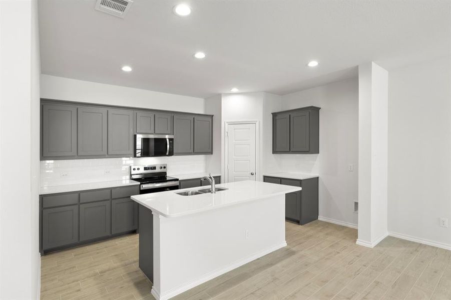 07. 1711 Teton - Kitchen (2)