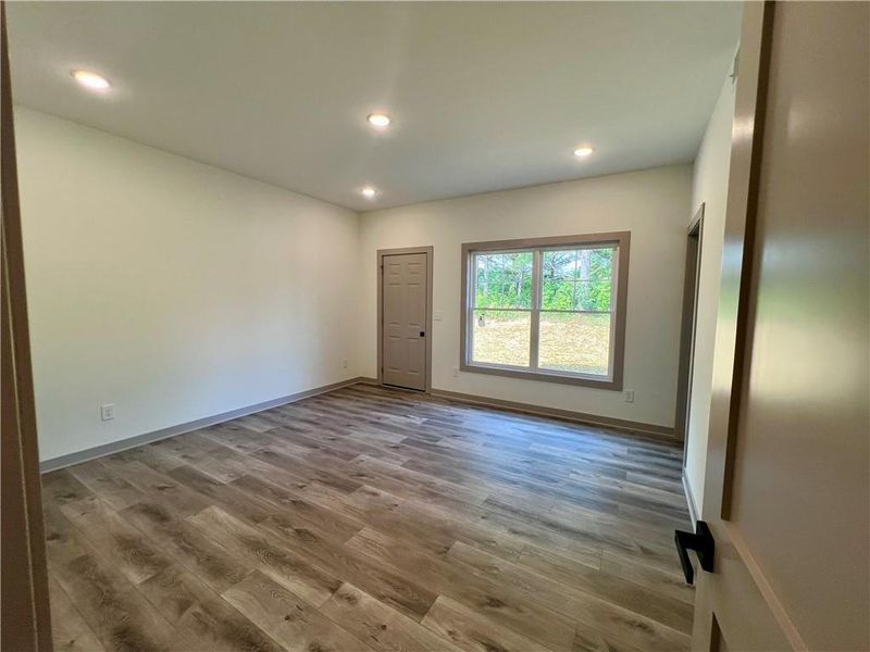 Spacious, unfurnished interior of a new home in , Monroe (Image 15).