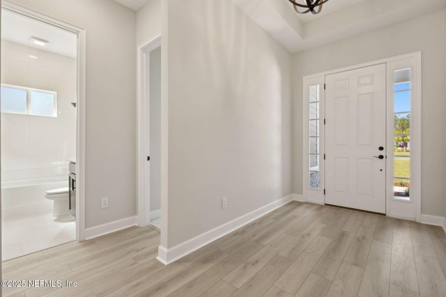 Spacious, unfurnished interior of a new home in Edwards Creek Estates, Jacksonville (Image 16).