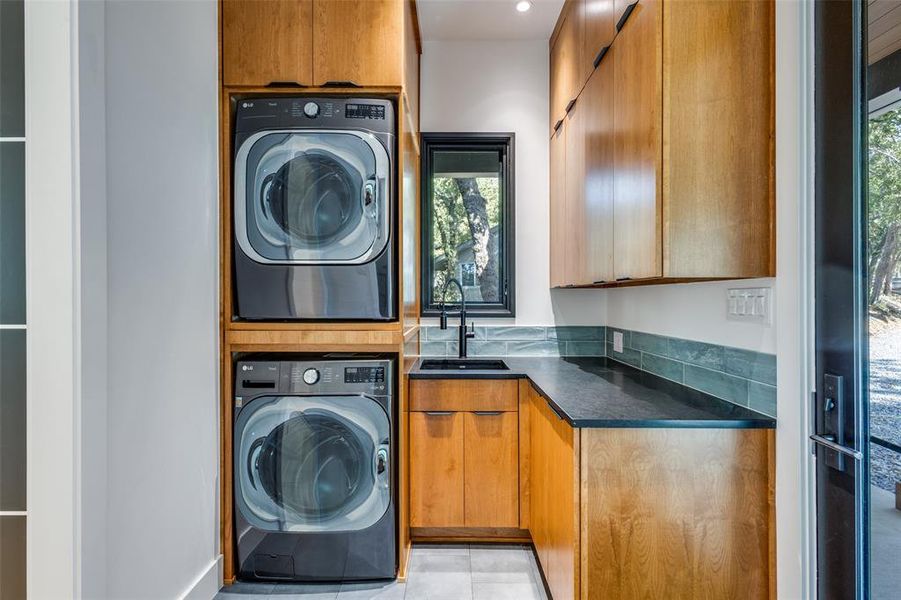 Close-up of interior finishes inside a home in , Oak Point (Image 6). Close-up of interior finishes inside a home in , Oak Point (Image 6).