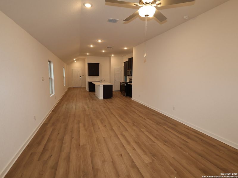 Spacious, unfurnished interior of a new home in Winding Brook, San Antonio (Image 24).