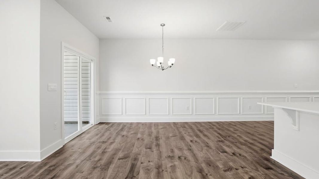Spacious, unfurnished interior of a new home in Ken's Crossing, Moore (Image 18).
