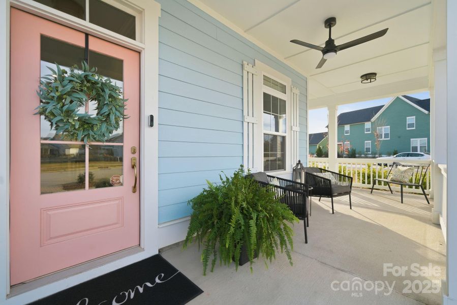 Wrap-around deck perfect for relaxing