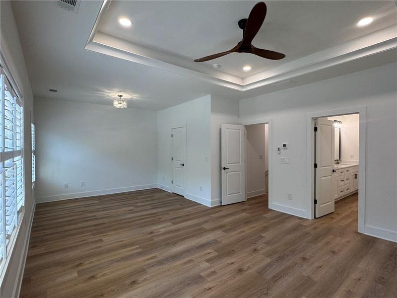 Spacious, unfurnished interior of a new home in , Stockbridge (Image 30).