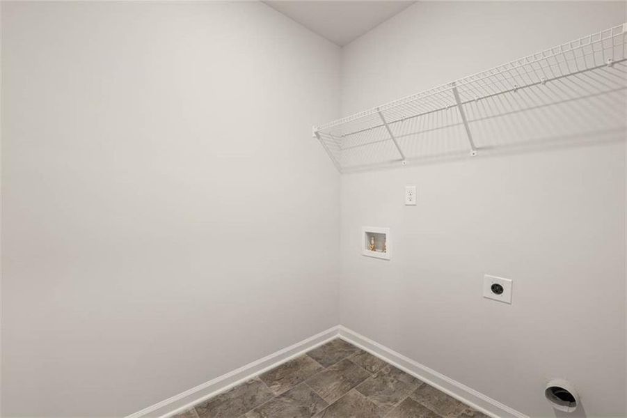 Spacious, unfurnished interior of a new home in Poplar Preserve, Newnan (Image 27).
