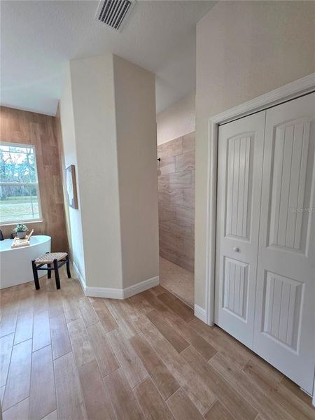 Spacious, unfurnished interior of a new home in , Brooksville (Image 40).