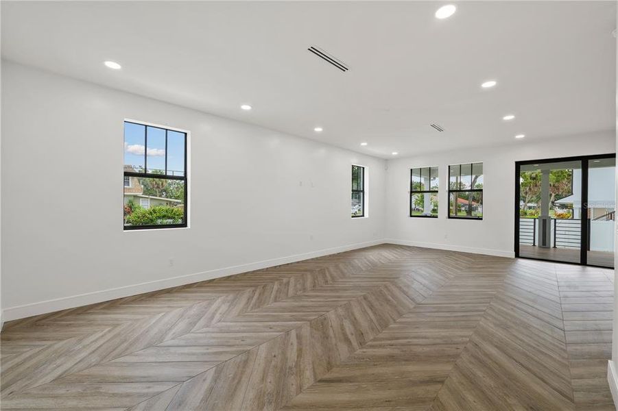 Spacious, unfurnished interior of a new home in , Oldsmar (Image 22). Spacious, unfurnished interior of a new home in , Oldsmar (Image 22).