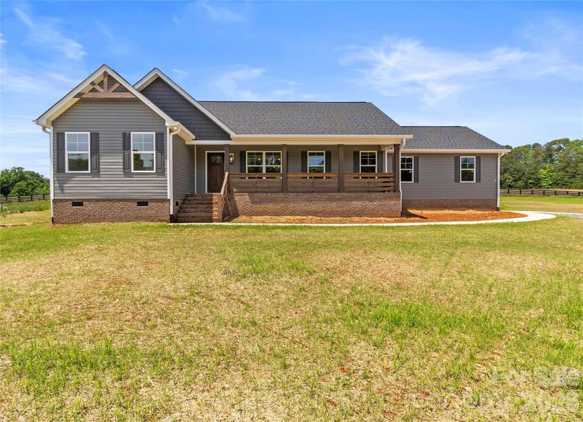 Exterior details and patio area of a home in , Lincolnton (Image 18).