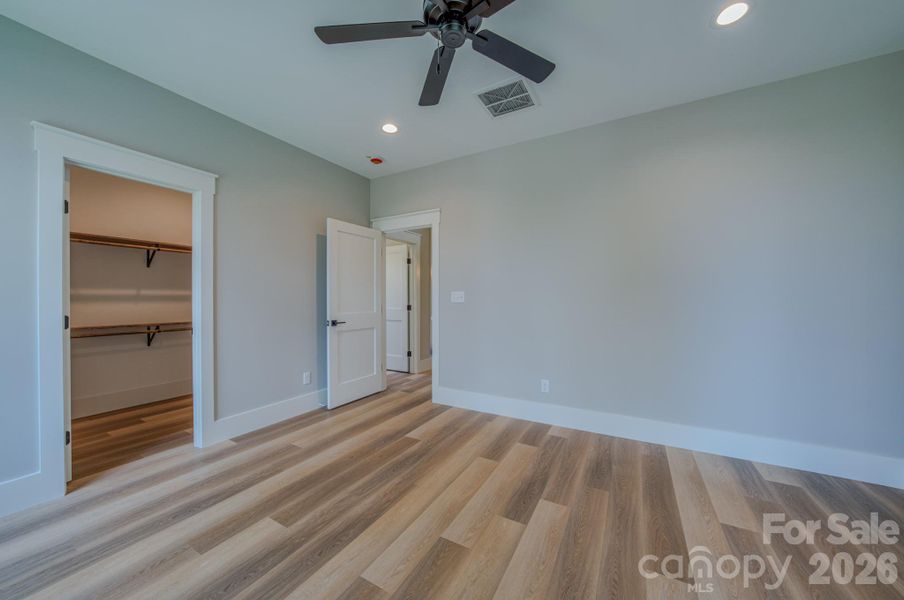 Spacious, unfurnished interior of a new home in , Asheville (Image 18).