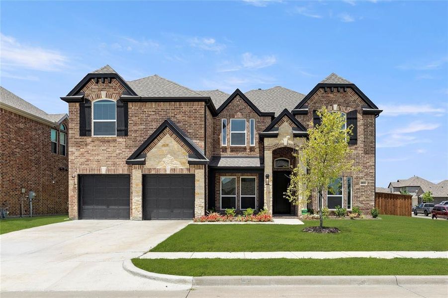 01. 1032 Meadowlark - Front