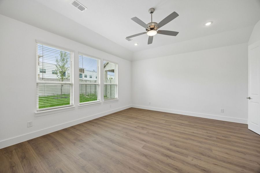 Representative unfurnished interior of a home built from the Winspear by Centre Living Homes in Painted Tree Woodland West, McKinney (Image 23).