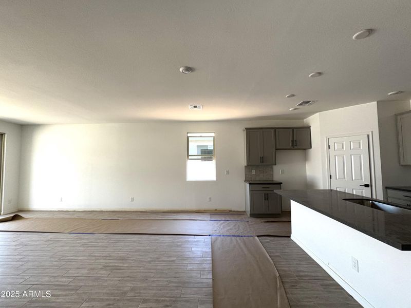 15 - Dining Area 15 - Dining Area