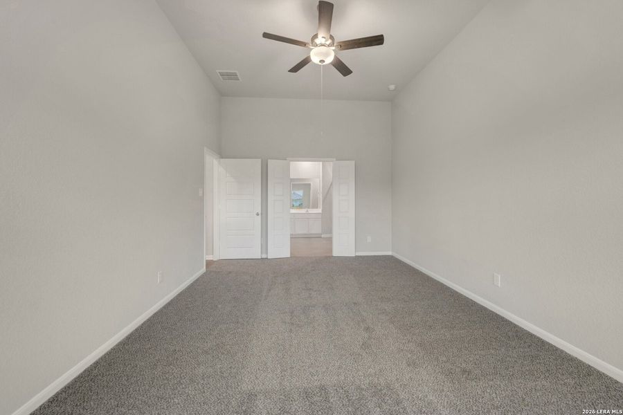 Spacious, unfurnished interior of a new home in Winding Brook, San Antonio (Image 31).
