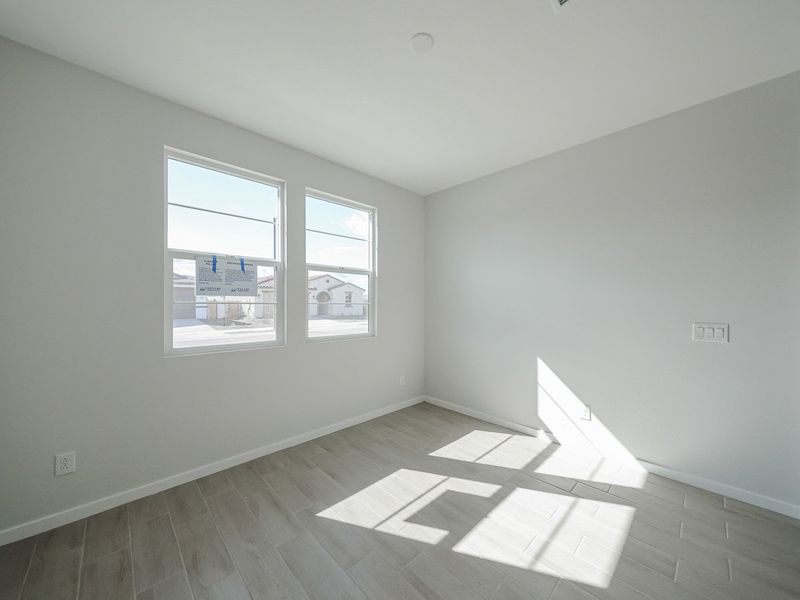 A room with windows.