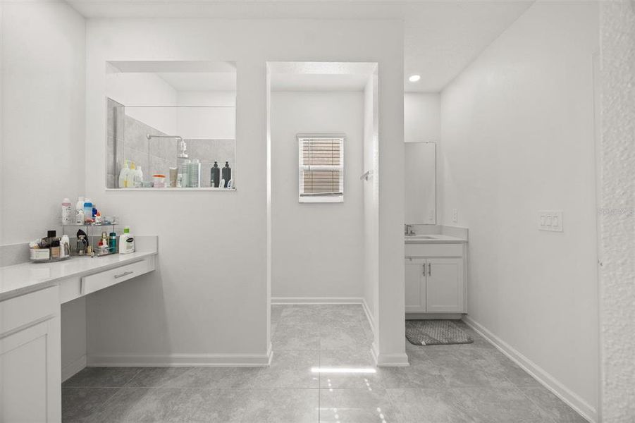 Furnished interior view inside a new home in , Winter Garden (Image 17).