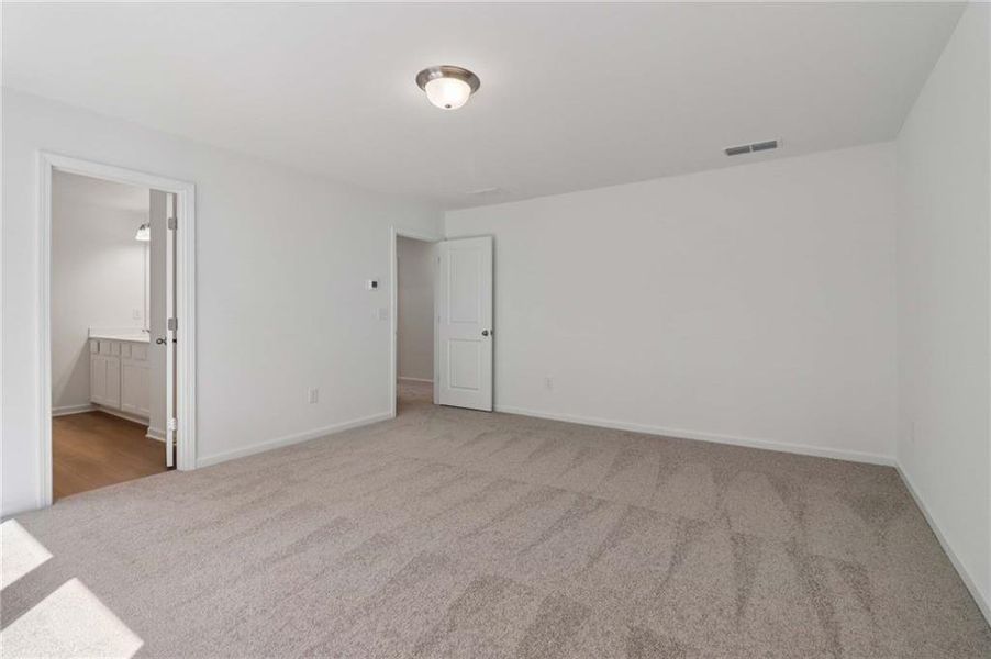 Spacious, unfurnished interior of a new home in The Pointe at Heron Bay, Locust Grove (Image 22).