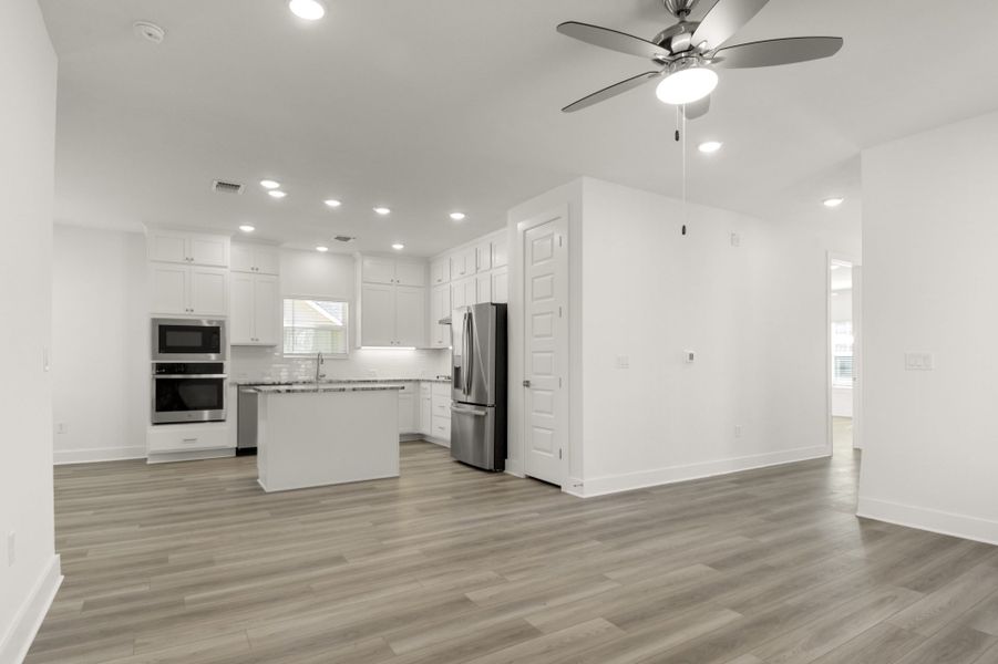 Spacious, unfurnished interior of a new home in Easton Park, Austin (Image 35).