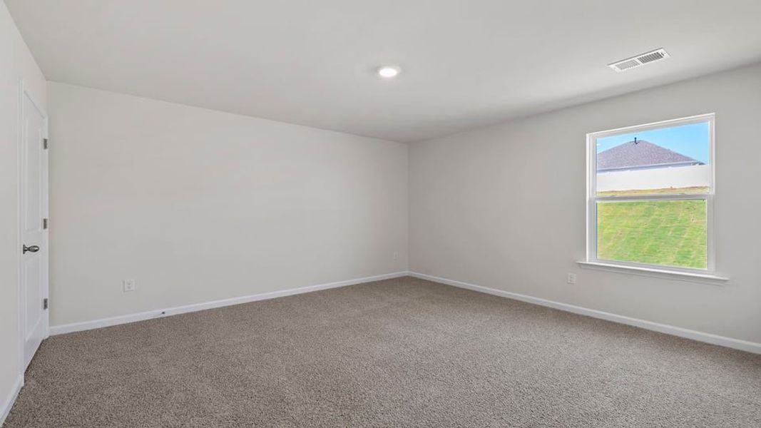 Spacious, unfurnished interior of a new home in Hunters Ridge, Woodruff (Image 21).