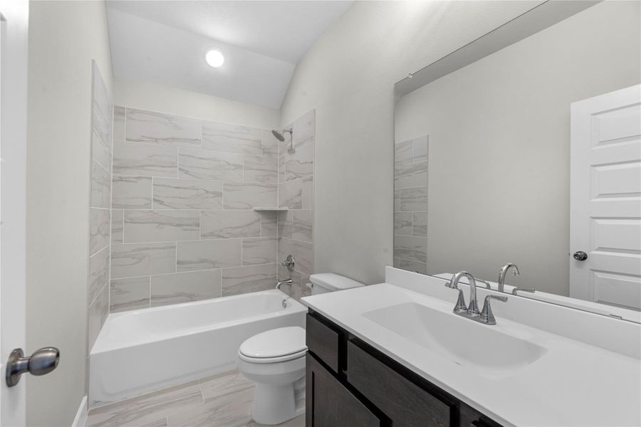 Representative image. Features, selections and colors may vary.