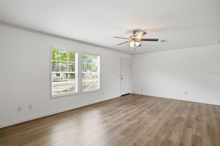 Spacious, unfurnished interior of a new home in , Weeki Wachee (Image 17).