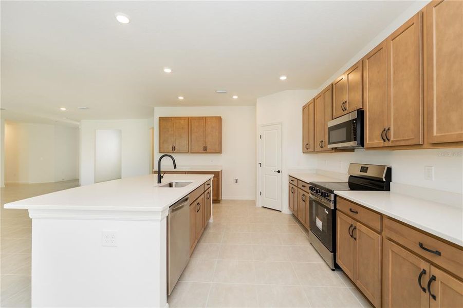 Furnished interior view inside a new home in , Bartow (Image 11).