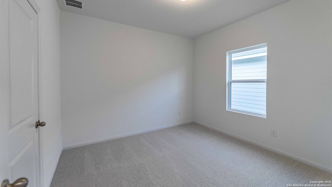 Spacious, unfurnished interior of a new home in Katzer Ranch, Converse (Image 7).