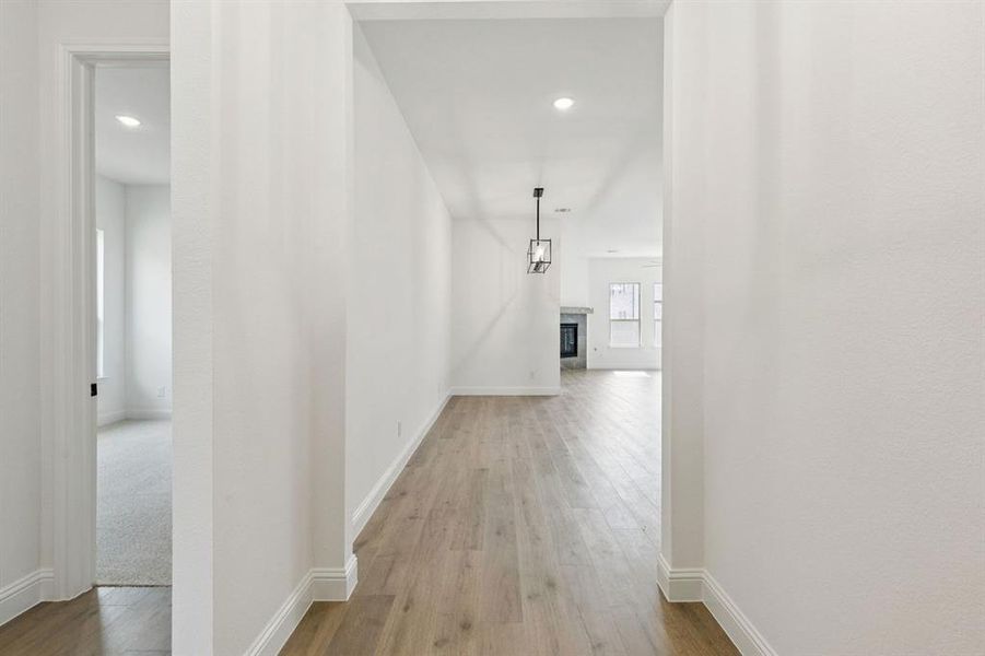 Spacious, unfurnished interior of a new home in Country Lakes, Denton (Image 13).