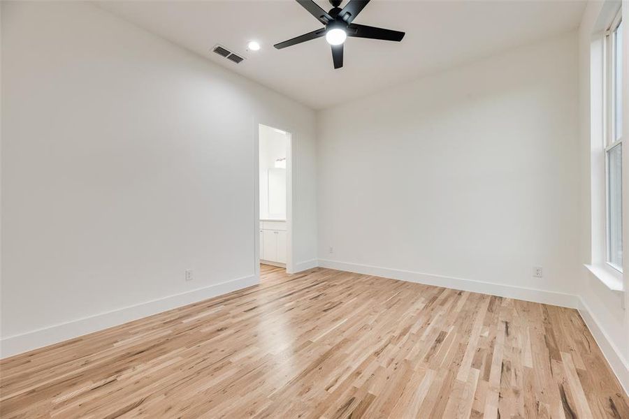 Spacious, unfurnished interior of a new home in , Dallas (Image 22).
