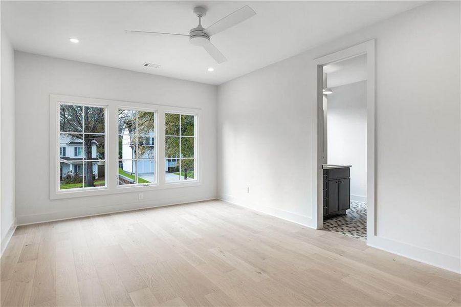 Spacious, unfurnished interior of a new home in , Atlanta (Image 21).