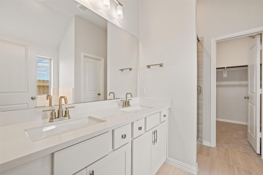 Furnished interior view inside a new home in River Ranch, Dayton (Image 16).